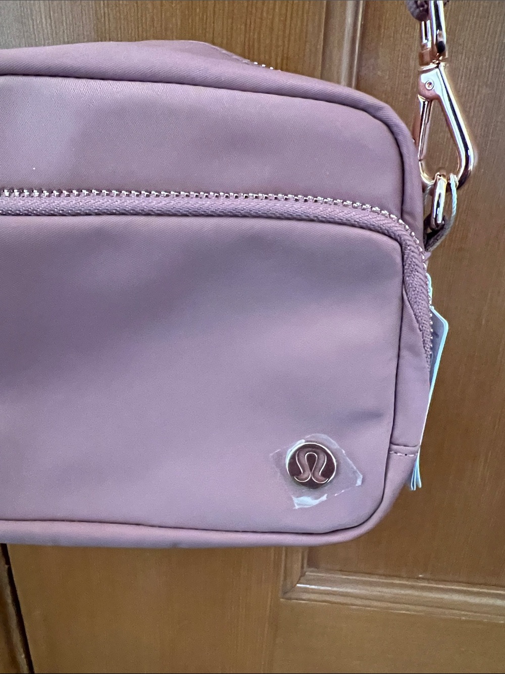 lululemon athletica Everywhere Crossbody Bag, metal hardware & Adjustable Strap - Picture 4 of 7